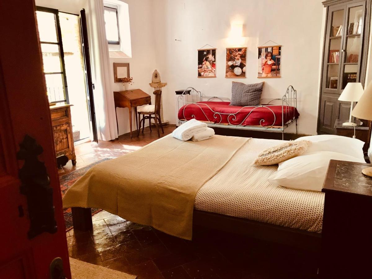 Bed and Breakfast Casa Migdia Sant Jordi Desvalls Exterior foto