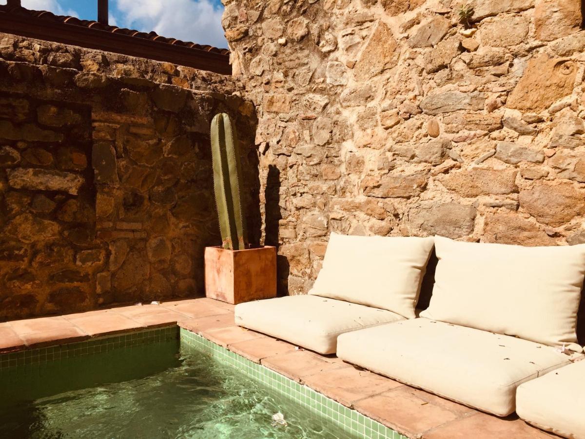 Bed and Breakfast Casa Migdia Sant Jordi Desvalls Exterior foto